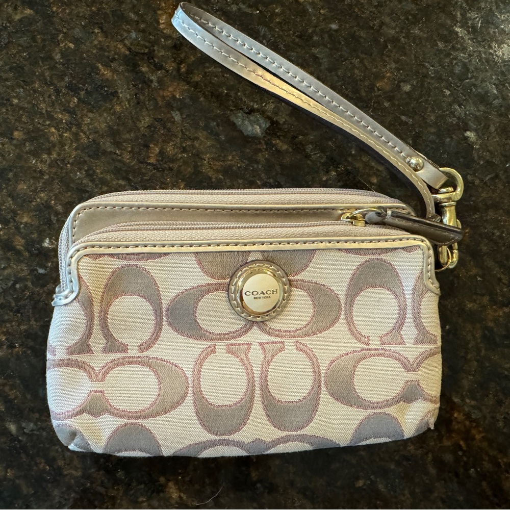 COACH Wristlet EUC